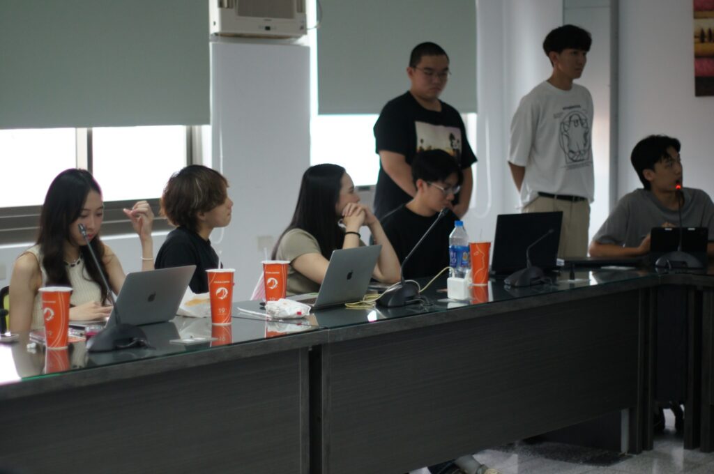 7c067fd6 f09c 4ec3 93fd ae01e5ded76d